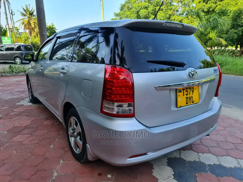 Toyota Wish 2006 Silver