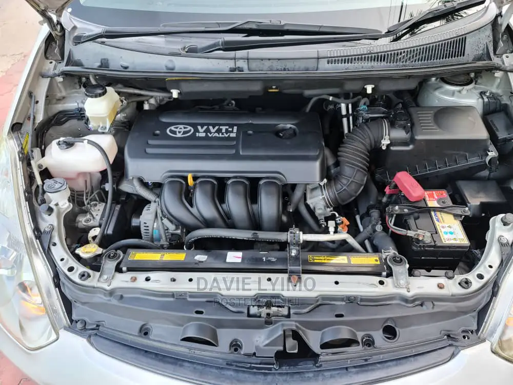 Toyota Wish 2006 Silver
