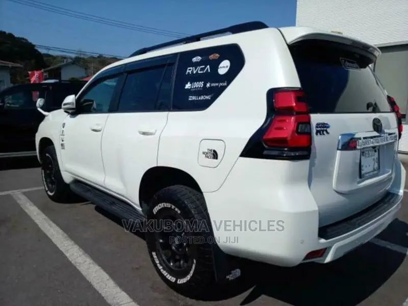 Toyota Land Cruiser Prado 2018 Pearl