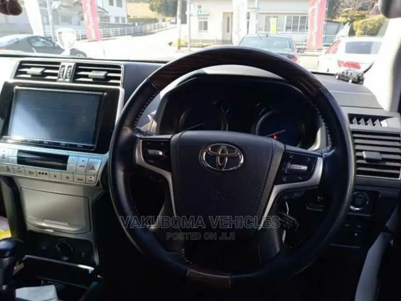 Toyota Land Cruiser Prado 2018 Pearl