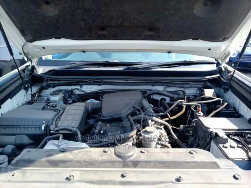 Toyota Land Cruiser Prado 2018 Pearl