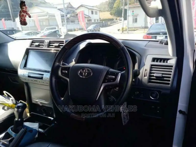 Toyota Land Cruiser Prado 2018 Pearl