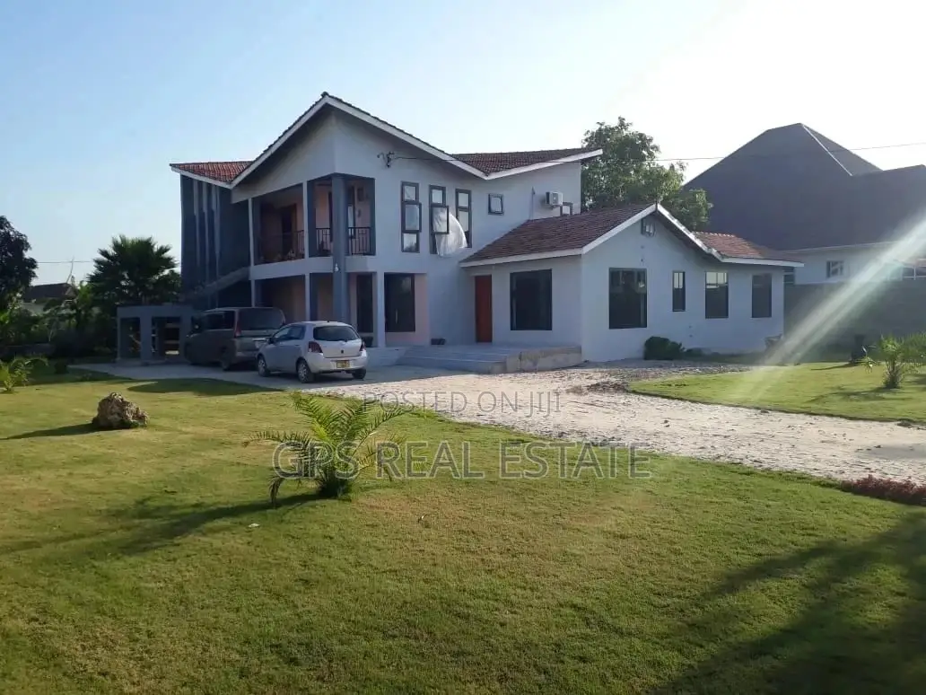 5bdrm House in Mansa Mussa, Kigamboni for Sale