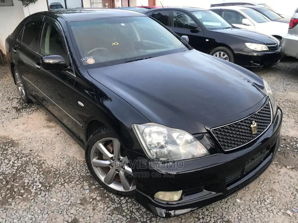 Toyota Crown Royale 2005 Black