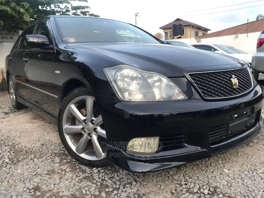 Toyota Crown Royale 2005 Black