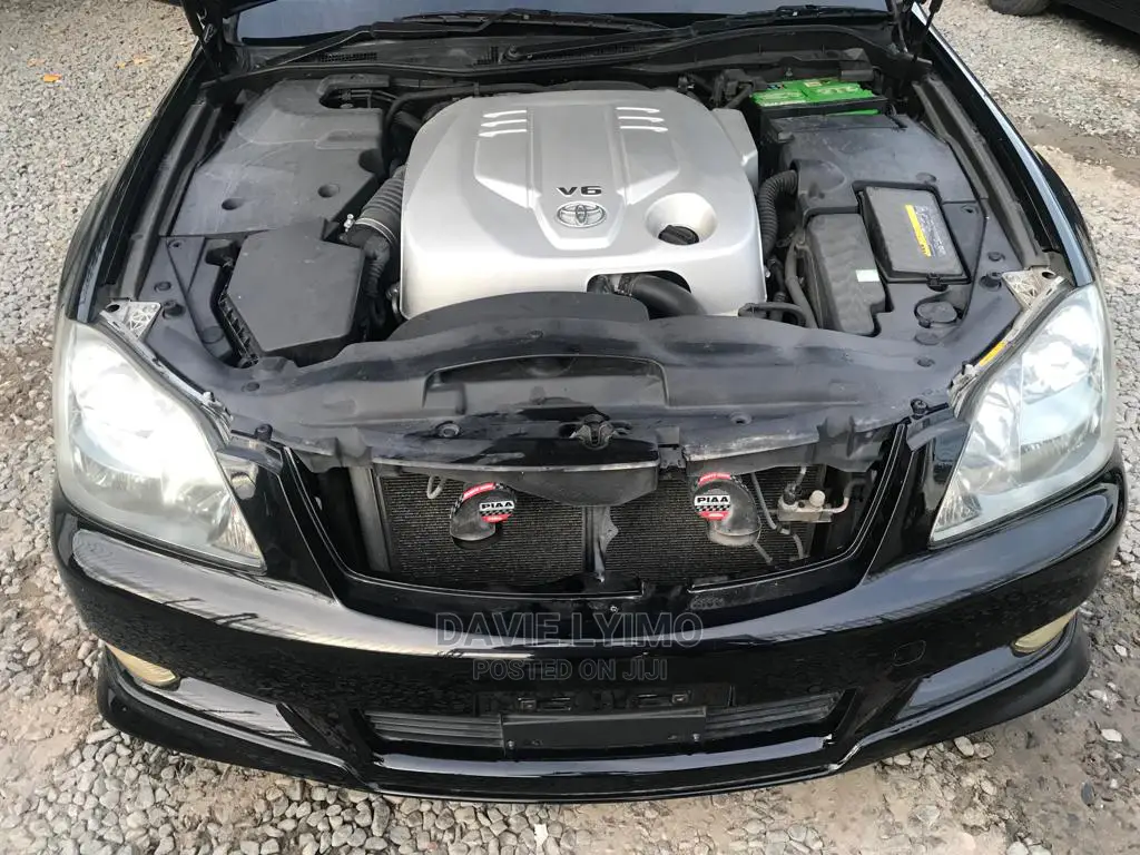 Toyota Crown Royale 2005 Black