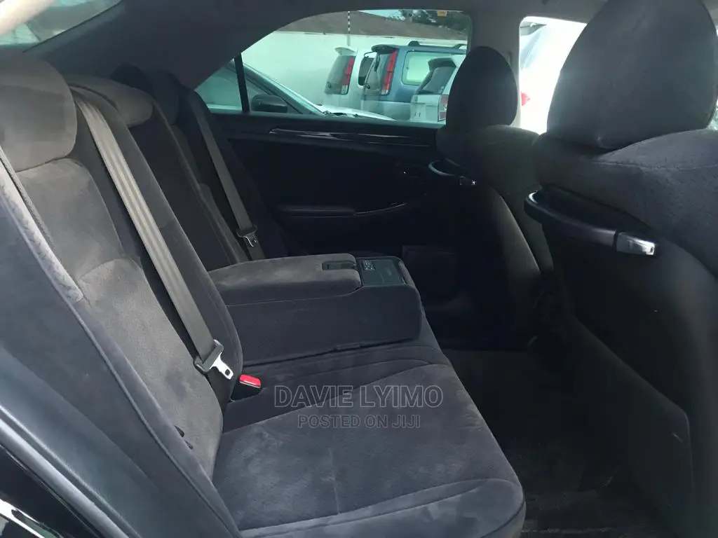 Toyota Crown Royale 2005 Black