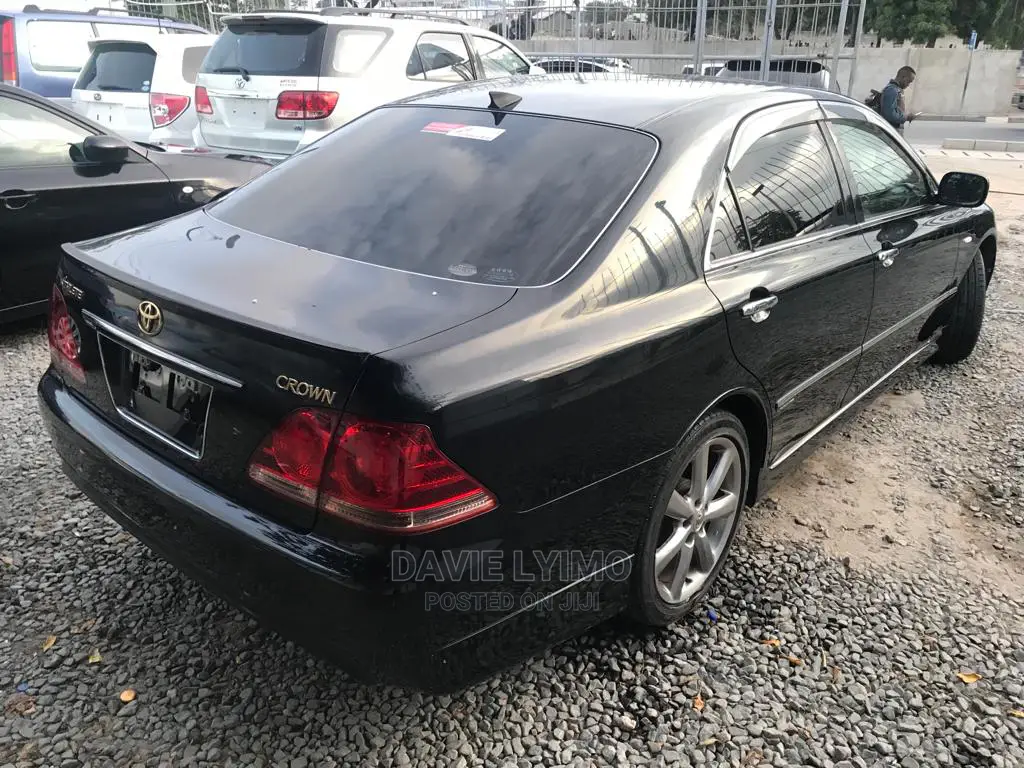 Toyota Crown Royale 2005 Black