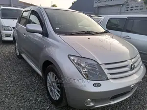 Toyota IST 2006 Silver