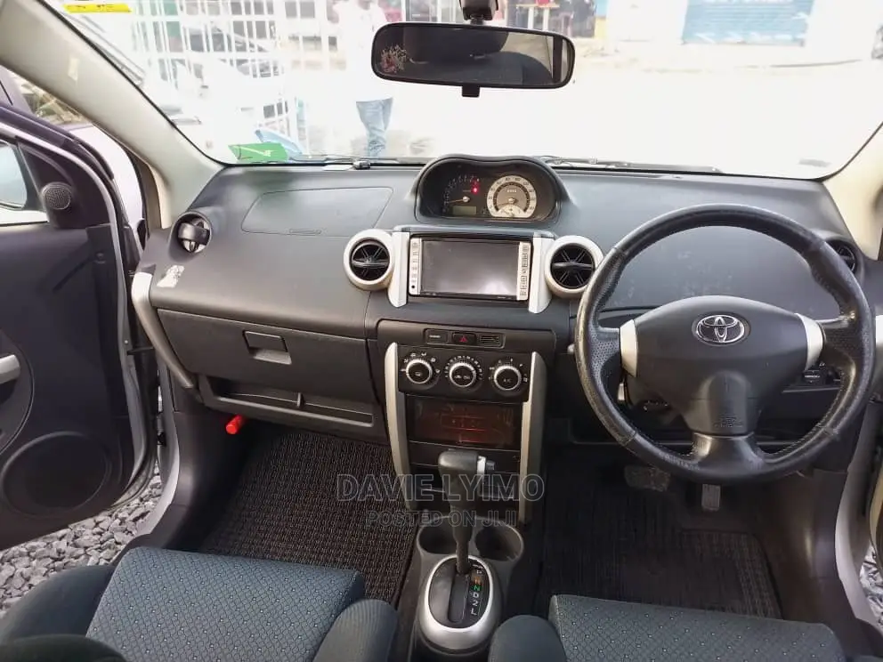 Toyota IST 2006 Silver