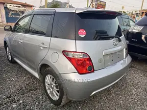 Toyota IST 2006 Silver