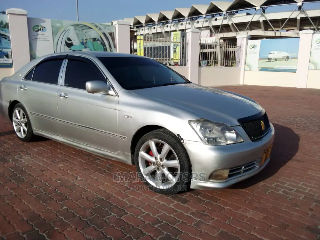 Toyota Crown 2004 Silver