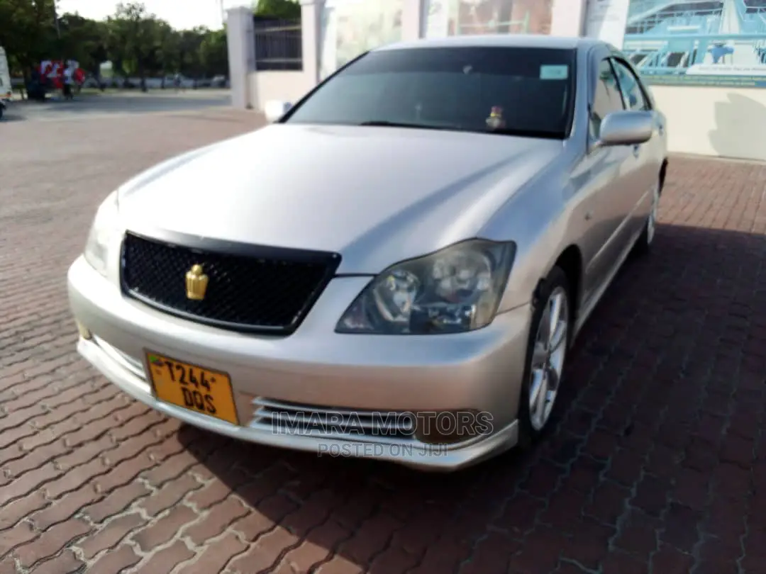 Toyota Crown 2004 Silver