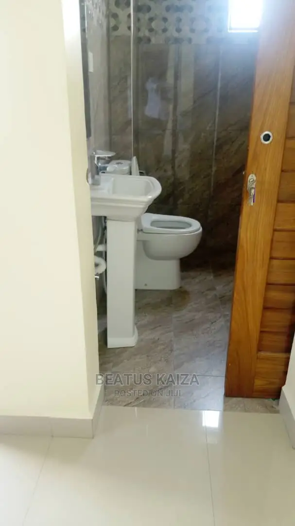 3bdrm Block of Flats in Upanga Mfaume Street for rent