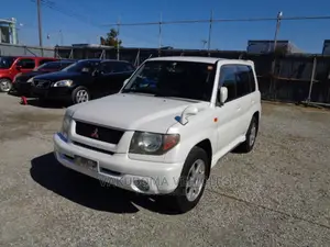 Mitsubishi Pajero IO 2002 Pearl