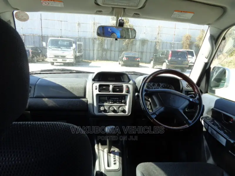 Mitsubishi Pajero IO 2002 Pearl