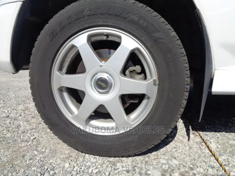 Mitsubishi Pajero IO 2002 Pearl