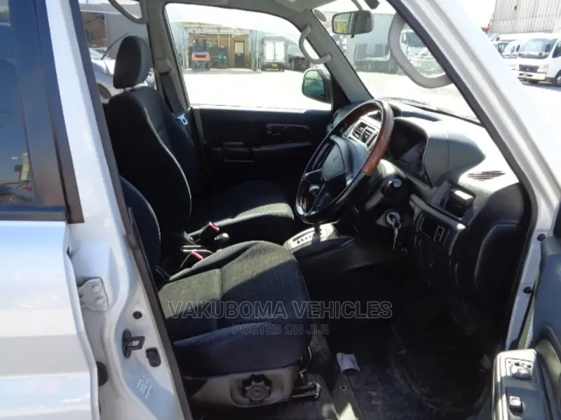 Mitsubishi Pajero IO 2002 Pearl
