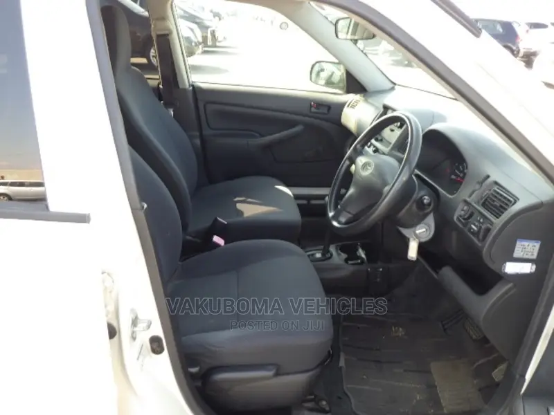 Toyota Probox 2005 Pearl