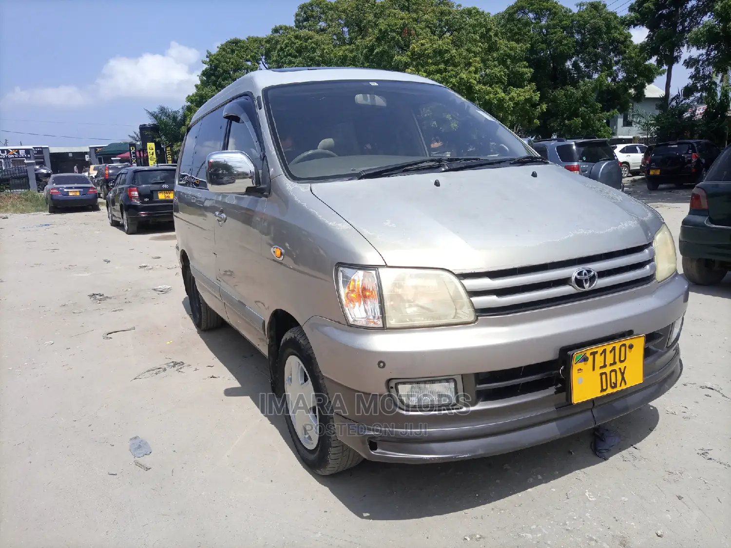 Toyota Noah 2001 Gray