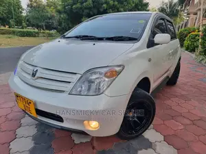 Toyota IST 2003 White