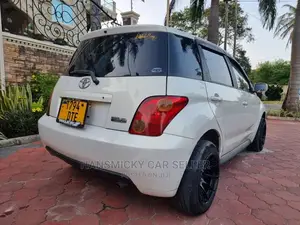 Toyota IST 2003 White