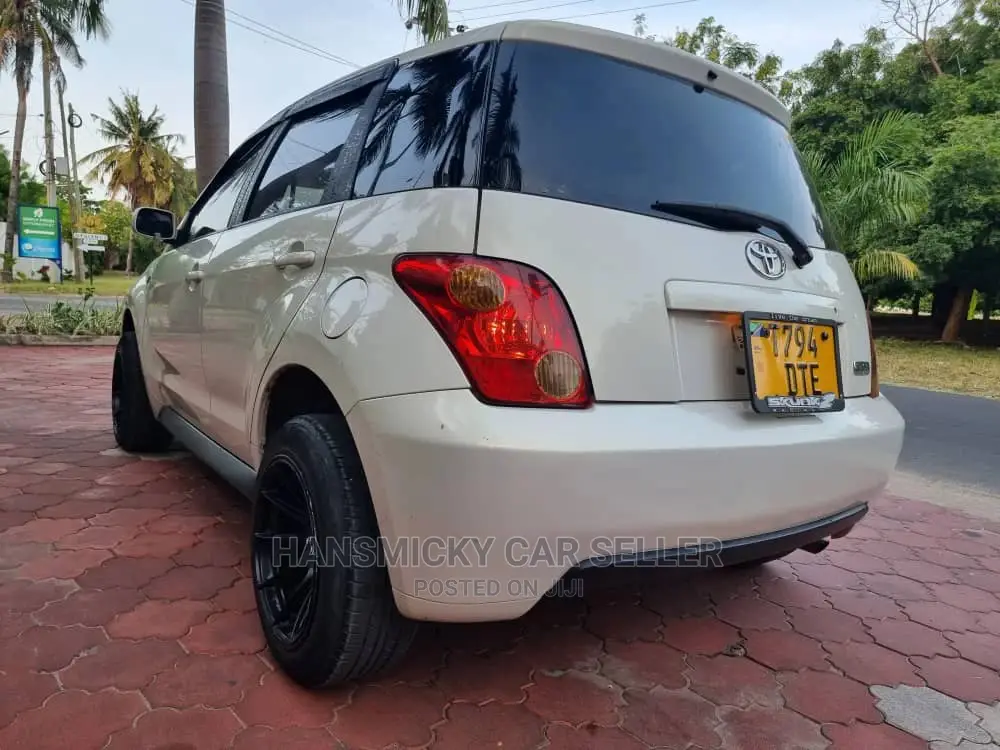 Toyota IST 2003 White