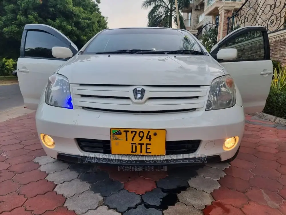 Toyota IST 2003 White