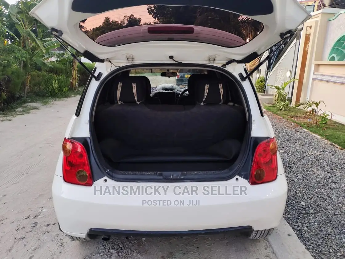 Toyota IST 2003 White