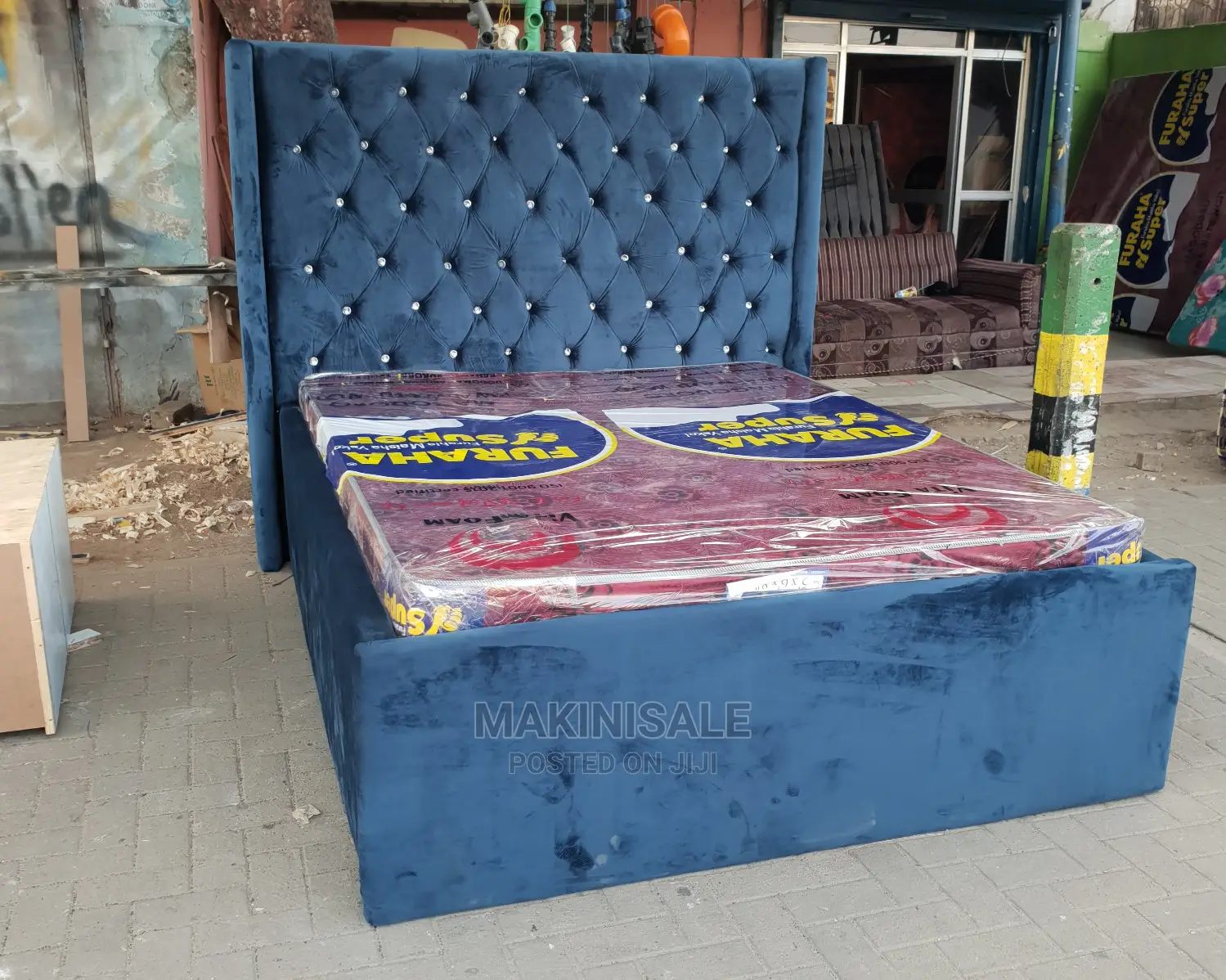 Kitanda Kizuri Sana Cha Sofa Bei Yetu Ni Poa Sana