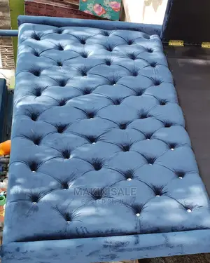 Kitanda Kizuri Sana Cha Sofa Bei Yetu Ni Poa Sana