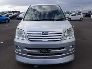 Toyota Noah 2002 Silver