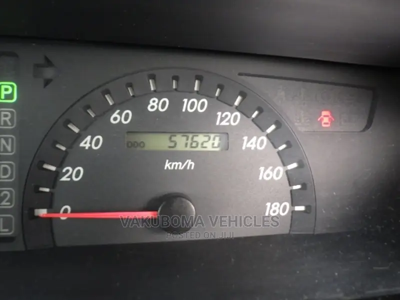 Toyota Noah 2002 Silver