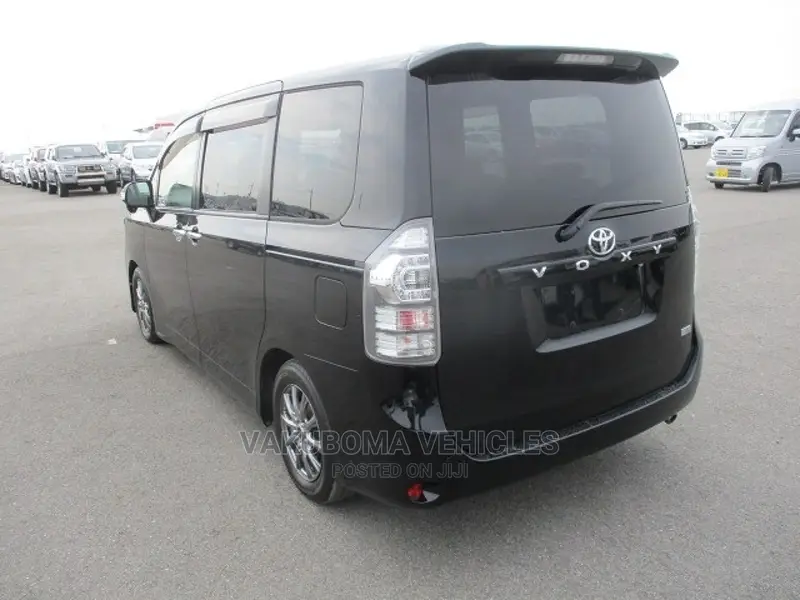 Toyota Voxy 2010 Black
