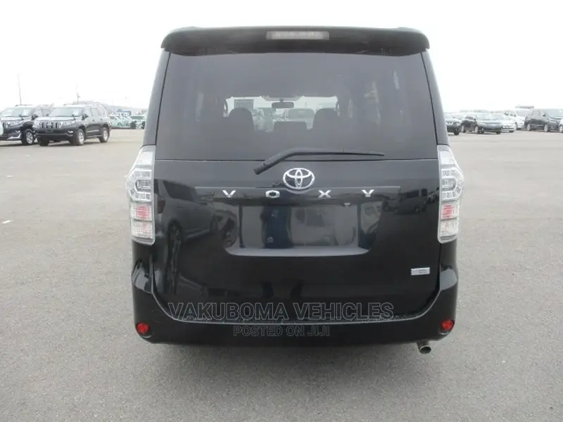 Toyota Voxy 2010 Black