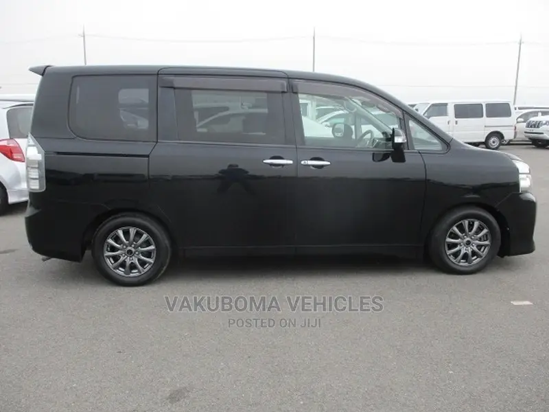 Toyota Voxy 2010 Black