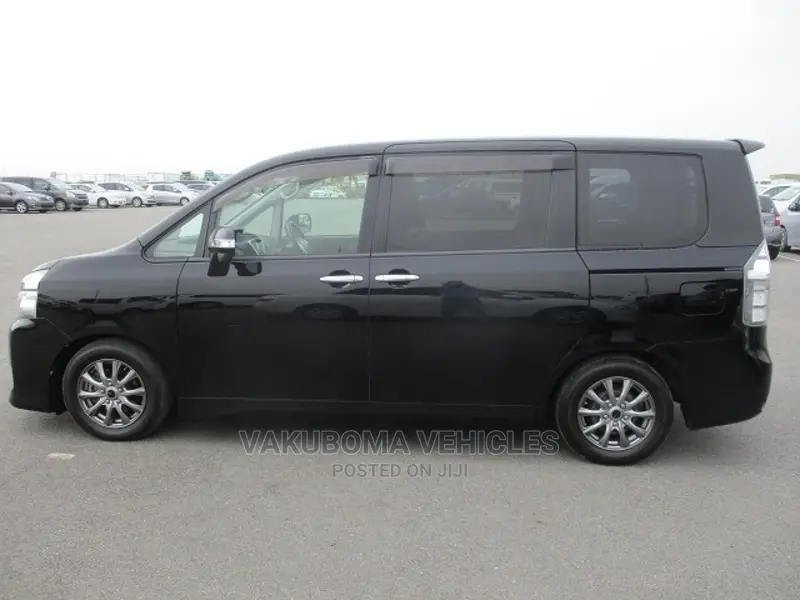 Toyota Voxy 2010 Black