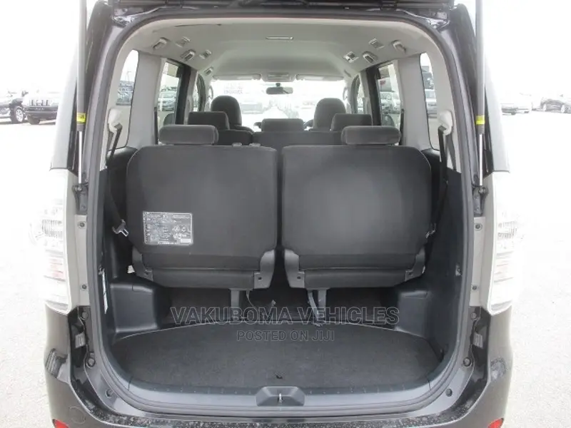 Toyota Voxy 2010 Black