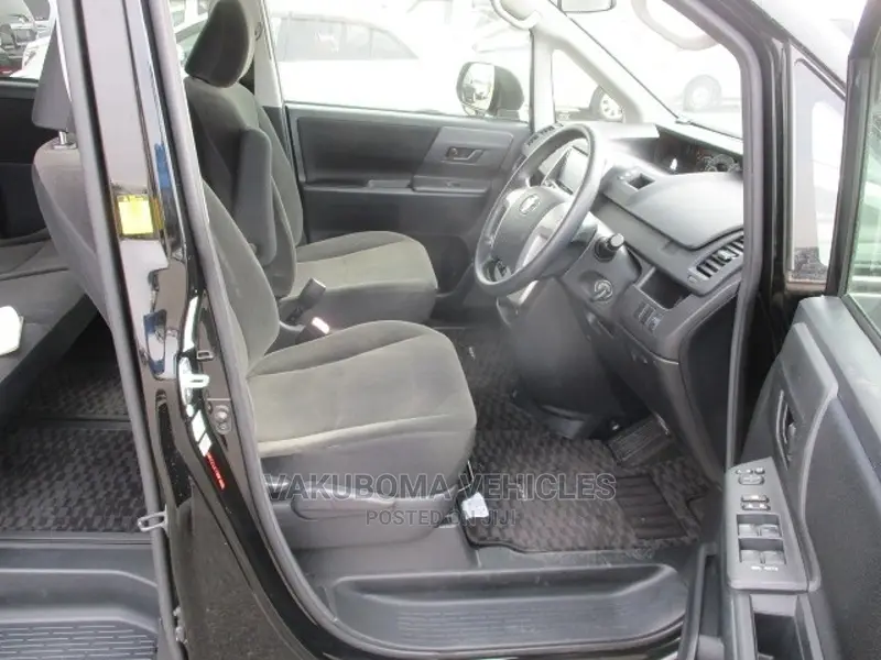 Toyota Voxy 2010 Black