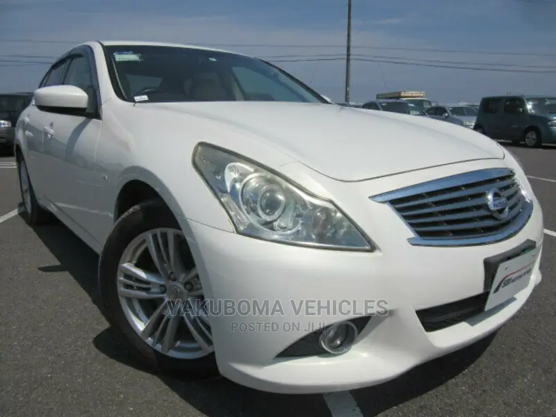 Nissan Skyline 2011 White