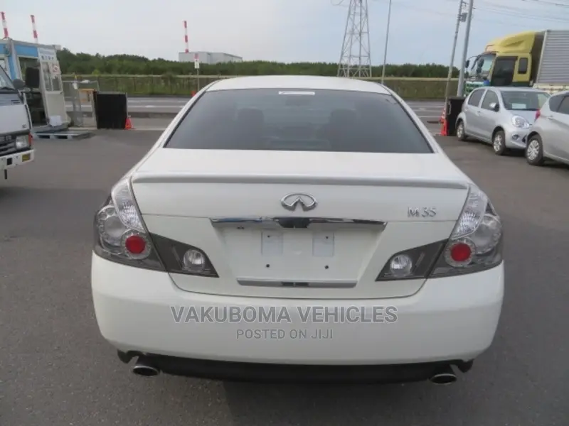 Nissan Fuga 2005 Pearl