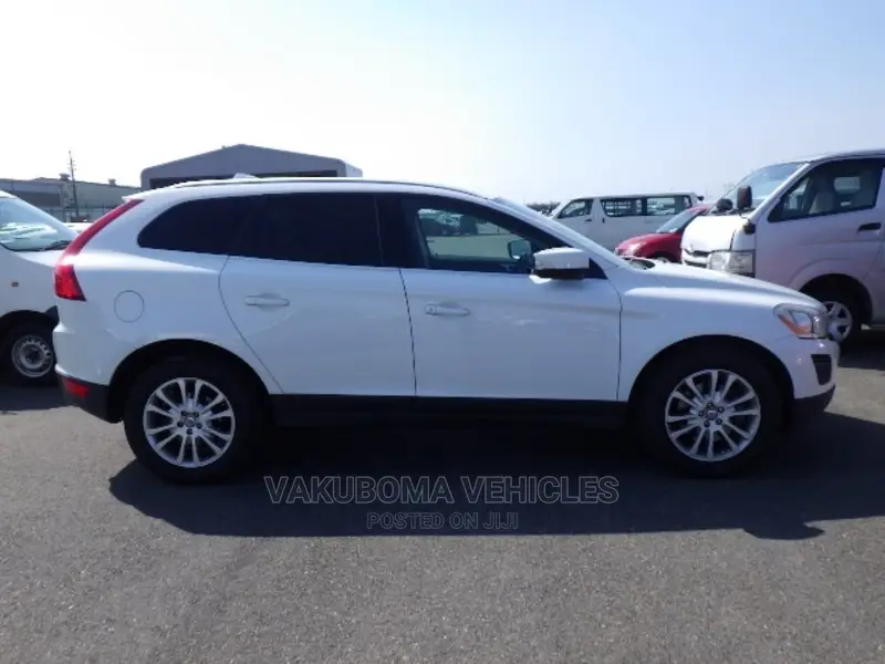 Volvo XC60 2010 Pearl