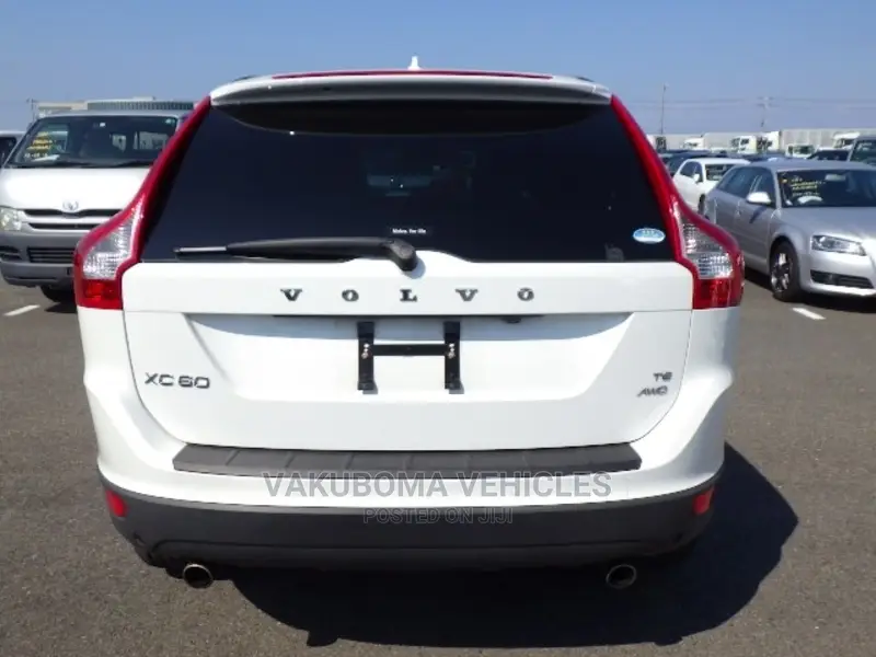 Volvo XC60 2010 Pearl