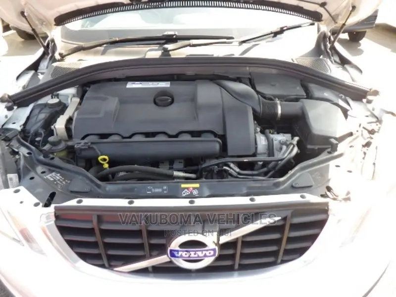 Volvo XC60 2010 Pearl