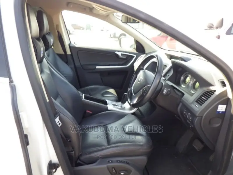 Volvo XC60 2010 Pearl