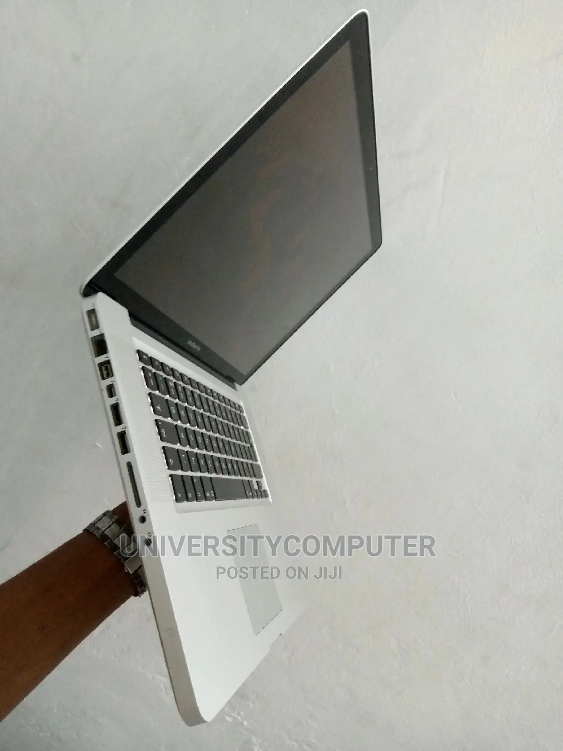 Laptop Apple MacBook Pro 2011 4GB Intel Core I7 HDD 500GB