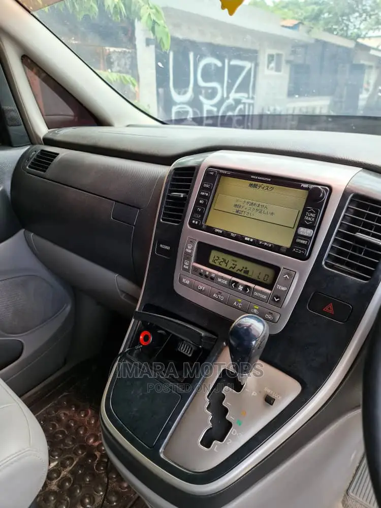 Toyota Alphard 2005 Silver