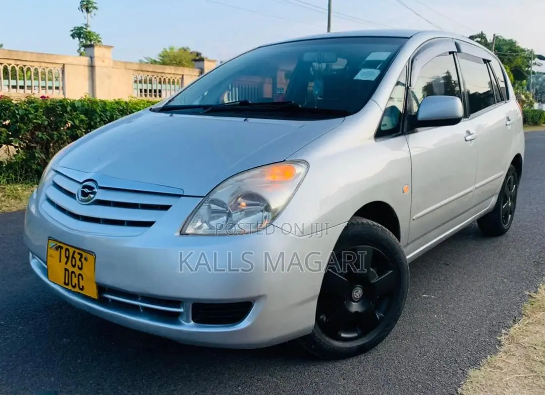 Toyota Corolla Spacio 2003 Silver