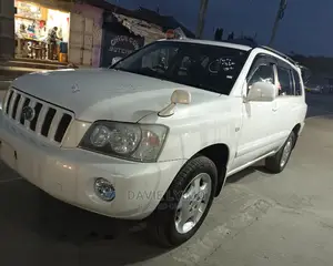 Toyota Kluger 2002 Pearl