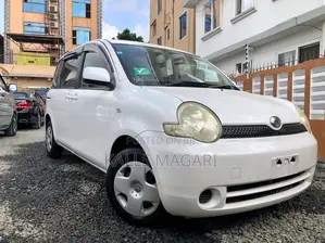 Toyota Sienta 2005 White